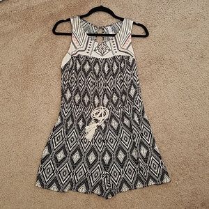 Xhilaration Romper sz L
